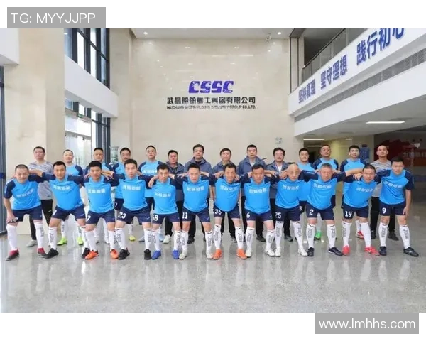 武汉足球队与南京足球队赛后分析球员个人能力表现与影响